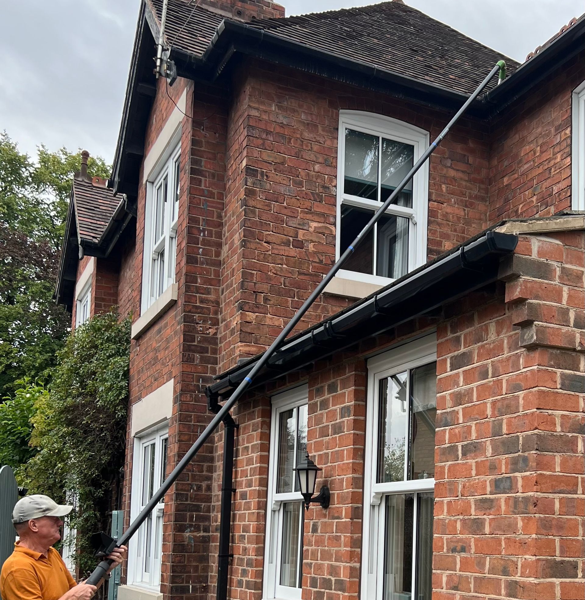 Gutter vacuum cleaning